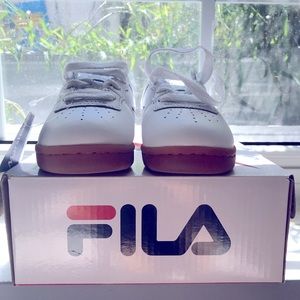 NWT FILA Infant Sneakers, white Size 7